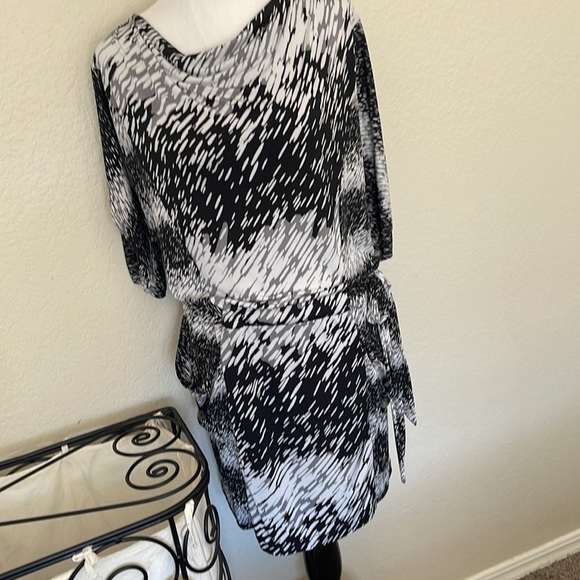 BNWT BCBG "Coleen" dress size L REDUCED - Picture 9 of 9